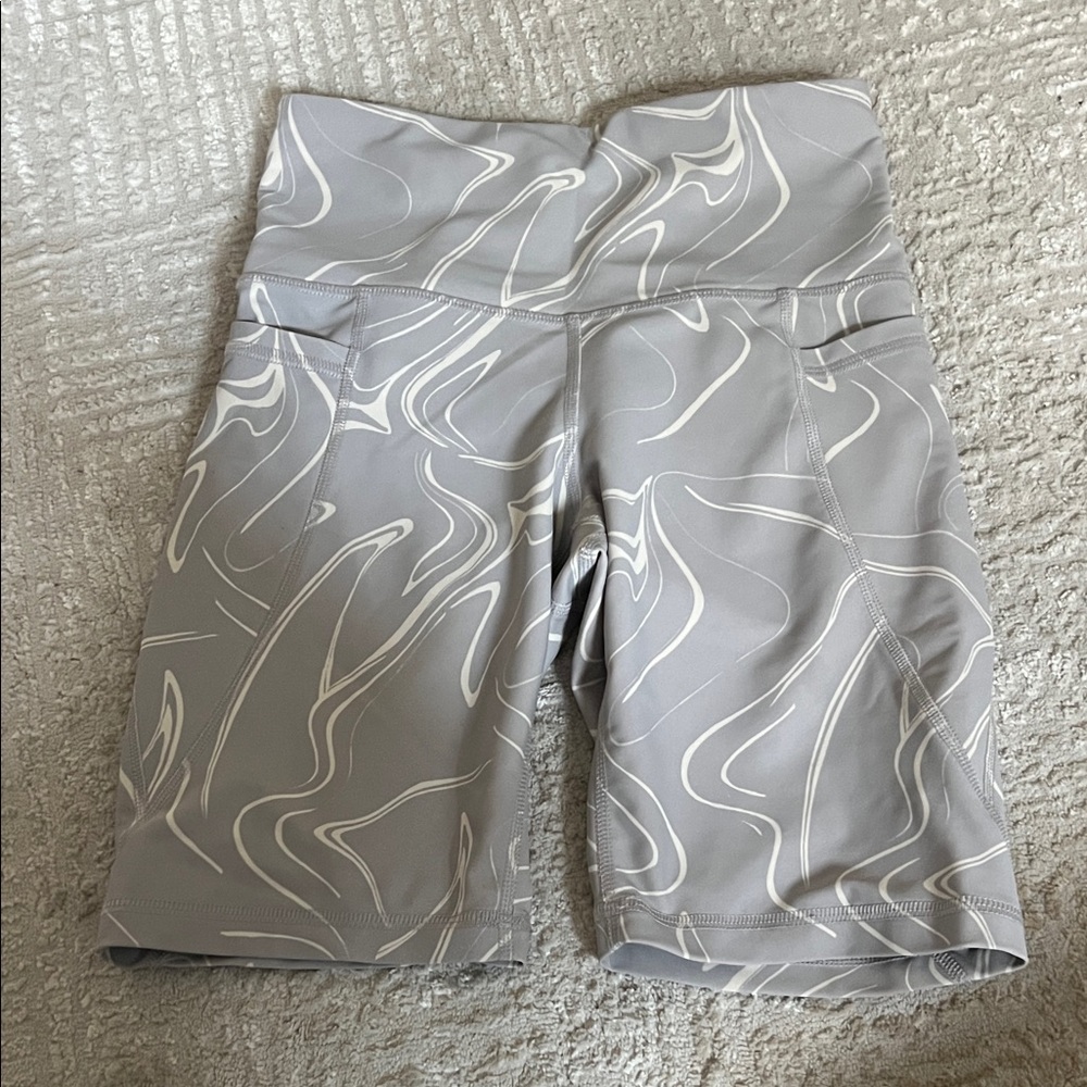 Old Navy Women's Gray Swirl Bike Shorts